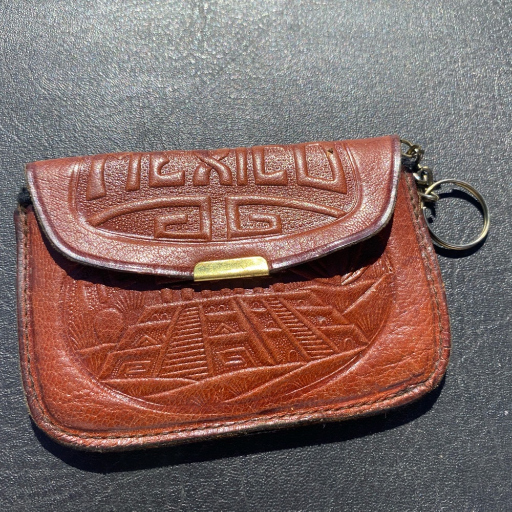 Leather coin purse. Embossed with Mexico